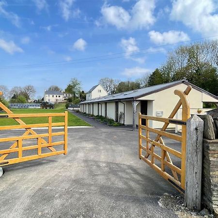 The Old Mountain Stables Caerllwyn Ganol Farm Newport (Gwent) Exterior foto